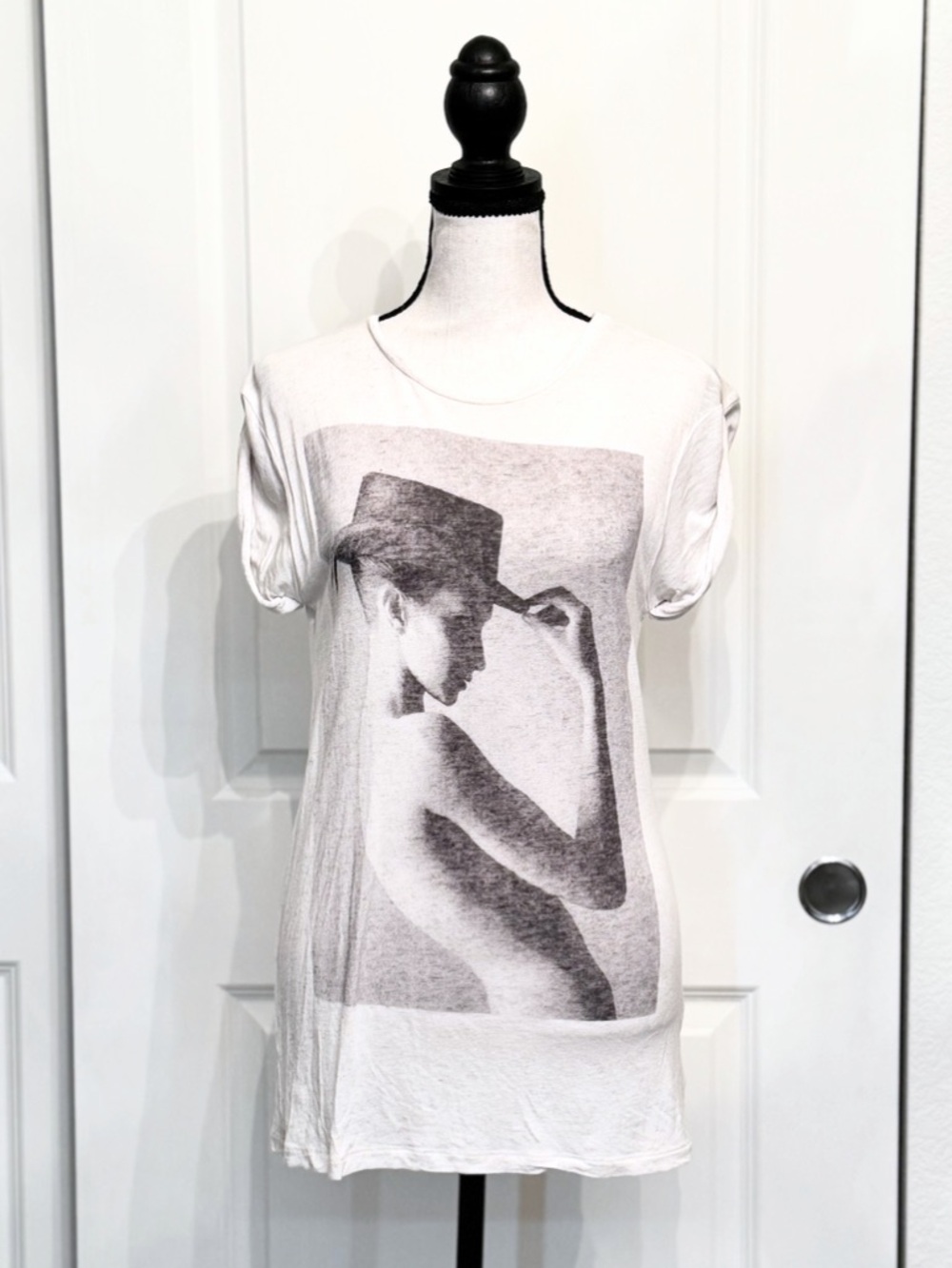 Forever 21 Tan "Woman in Top Hat" Cuffed Graphic Tee Shirt Top, Size S